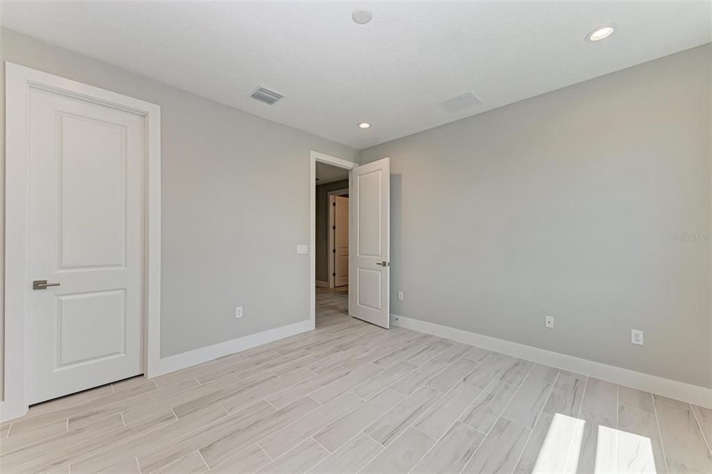 For Sale: $869,950 (3 beds, 2 baths, 2988 Square Feet)