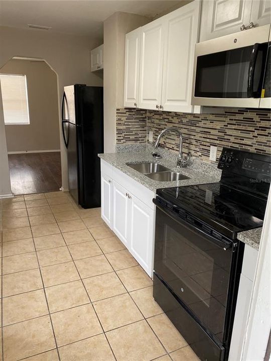 For Rent: $1,795 (2 beds, 1 baths, 598 Square Feet)