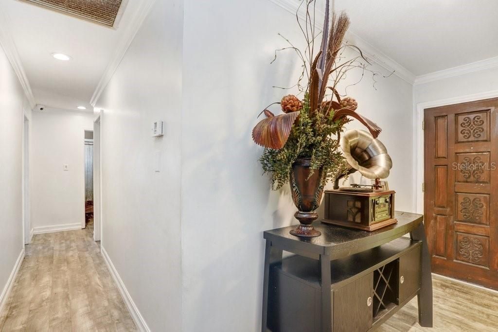 Active With Contract: $400,000 (4 beds, 2 baths, 1656 Square Feet)