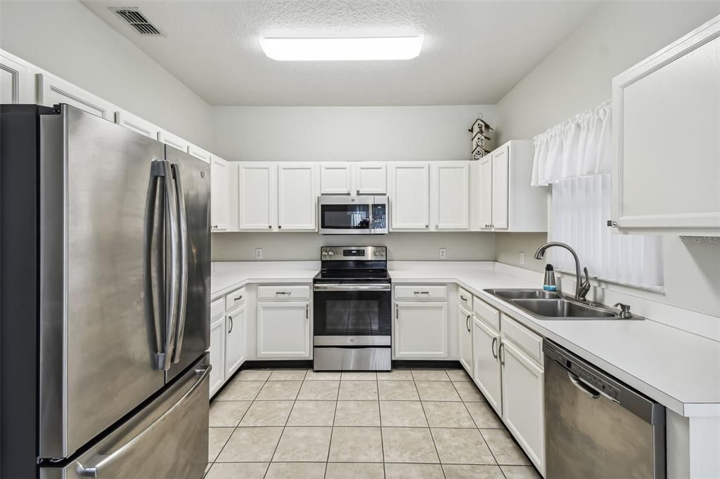 For Sale: $259,000 (2 beds, 2 baths, 1317 Square Feet)