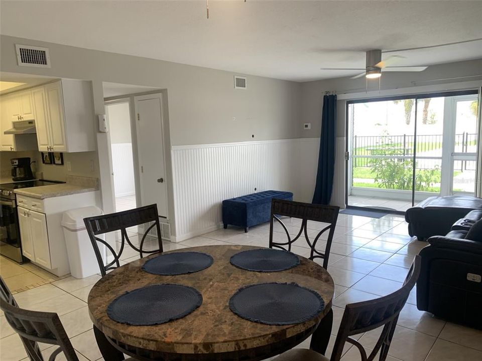 For Sale: $141,000 (2 beds, 2 baths, 932 Square Feet)