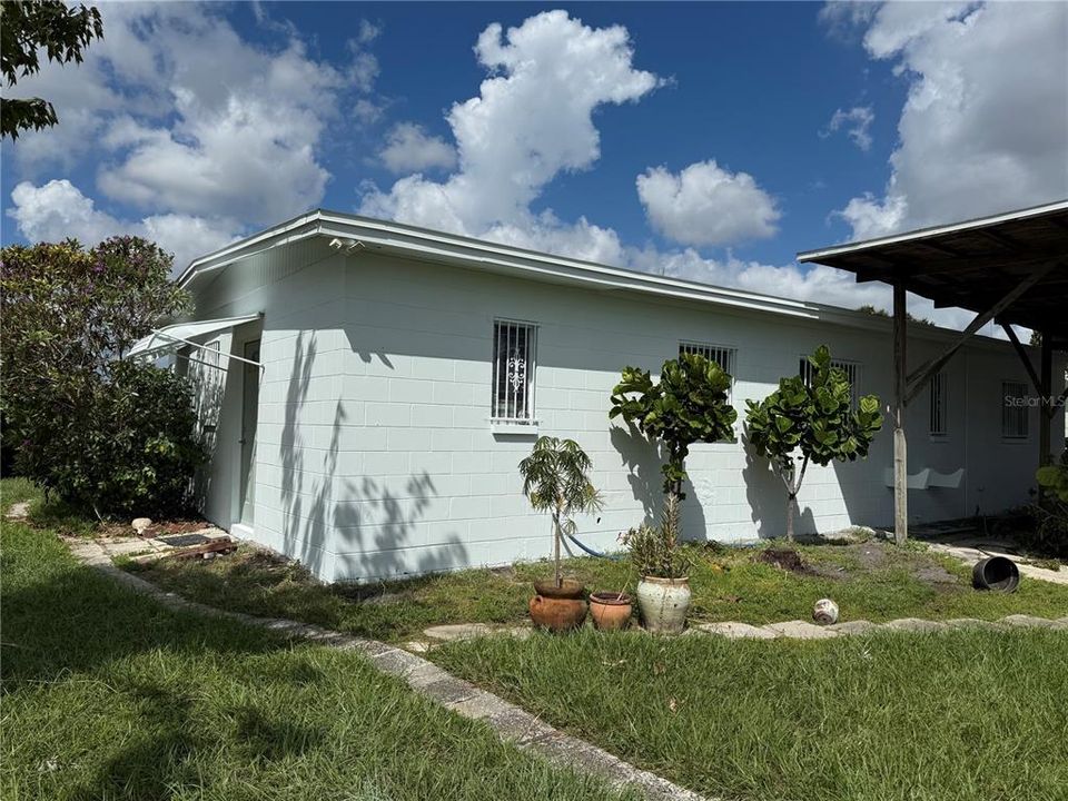 For Sale: $372,900 (3 beds, 1 baths, 1100 Square Feet)