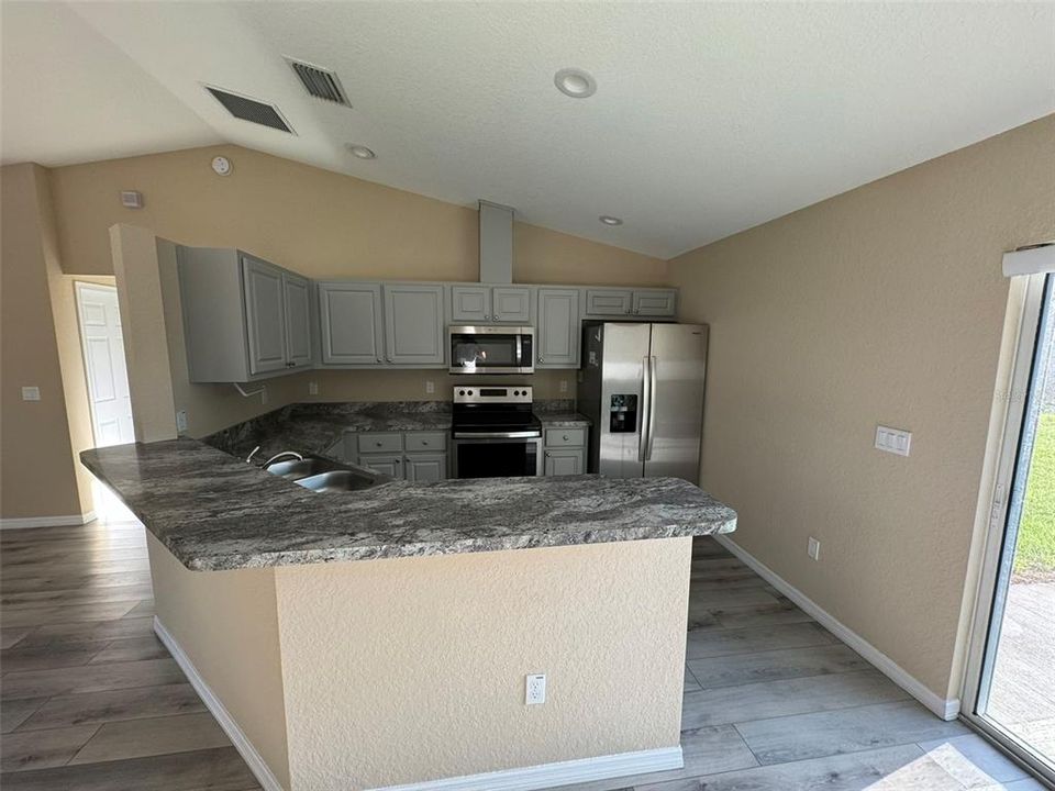 Kitchen/Breakfast Bar