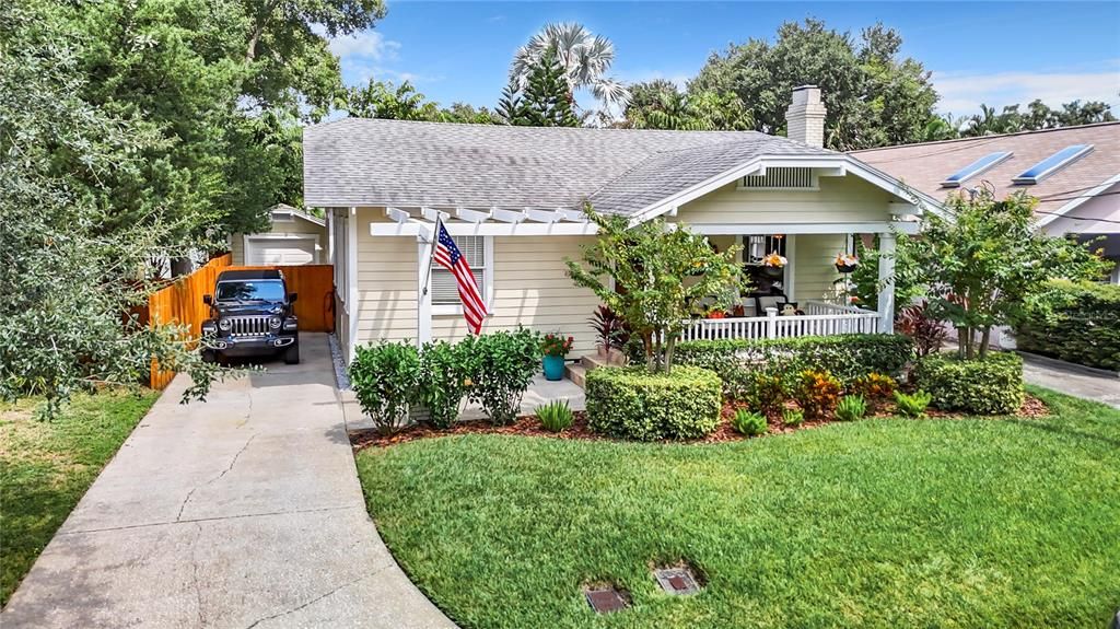 For Sale: $895,000 (3 beds, 2 baths, 1760 Square Feet)