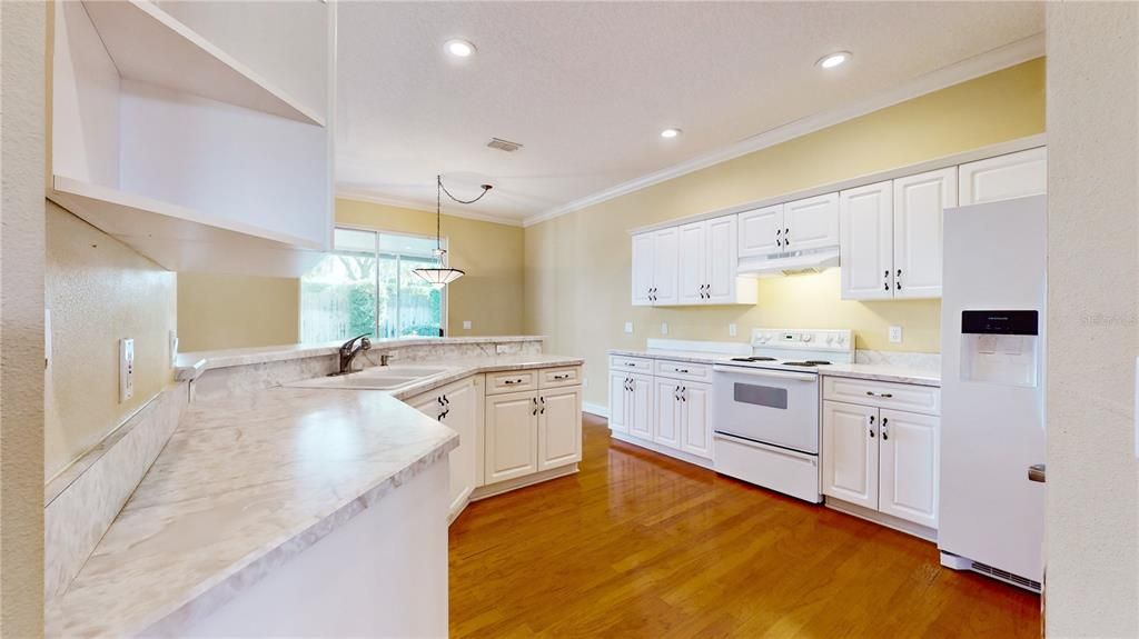 VIEWS OF KITCHEN AND BREAKFAST ROOM