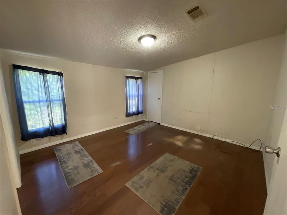 For Sale: $150,000 (3 beds, 2 baths, 1186 Square Feet)