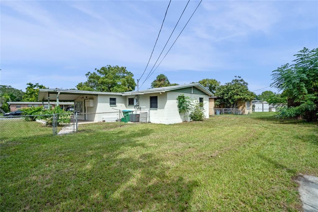 For Sale: $285,000 (3 beds, 1 baths, 968 Square Feet)