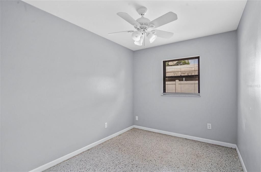 For Sale: $285,000 (3 beds, 1 baths, 968 Square Feet)