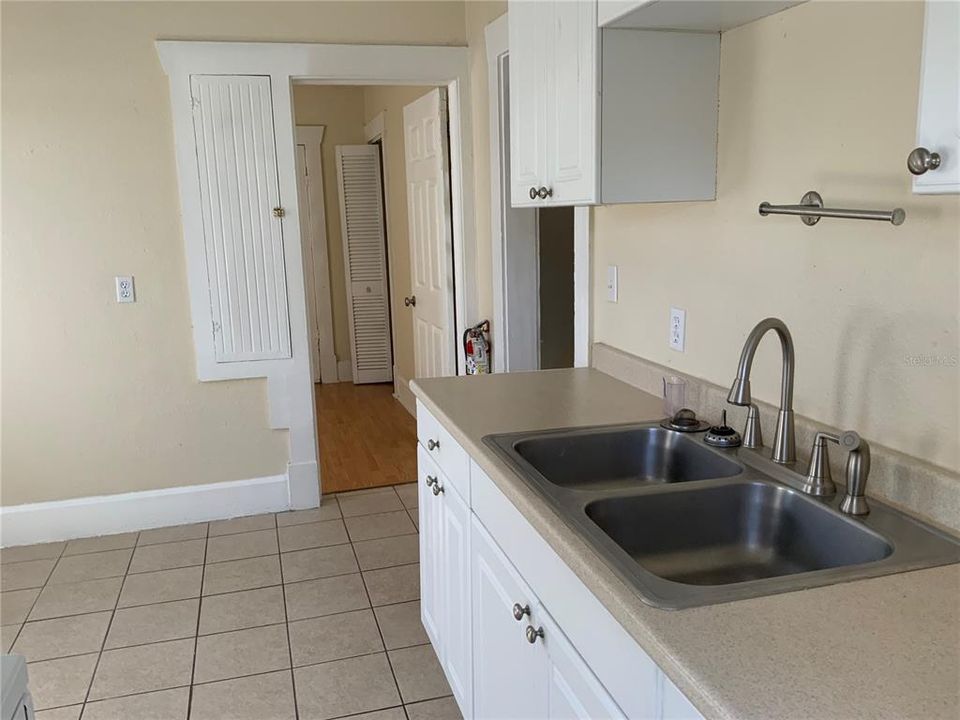 For Rent: $1,795 (2 beds, 1 baths, 550 Square Feet)