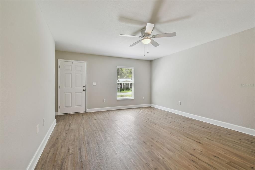 For Sale: $319,900 (3 beds, 2 baths, 1287 Square Feet)