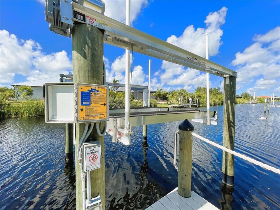 10k lb. Boat Lift