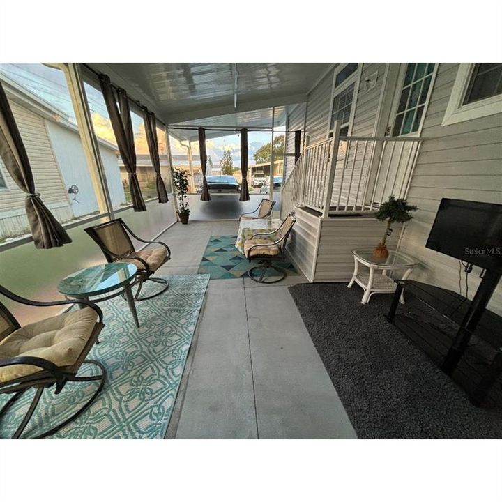 For Sale: $269,800 (3 beds, 2 baths, 1387 Square Feet)