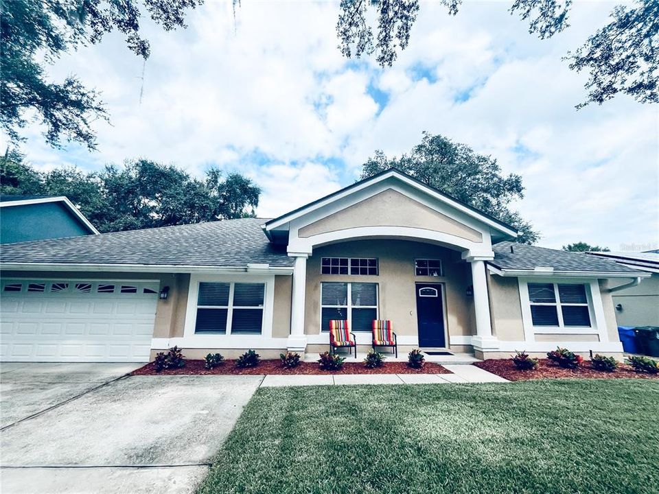 Active With Contract: $549,990 (5 beds, 2 baths, 2328 Square Feet)