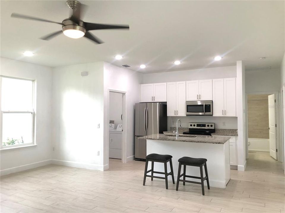 For Rent: $1,850 (4 beds, 2 baths, 1385 Square Feet)