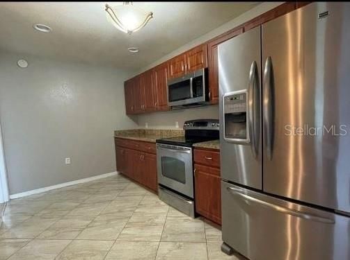 For Rent: $2,500 (3 beds, 2 baths, 1670 Square Feet)