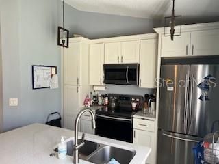 For Rent: $2,100 (3 beds, 2 baths, 1148 Square Feet)