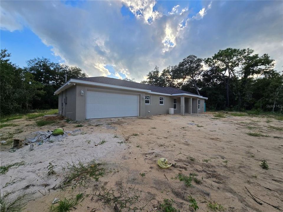 For Sale: $265,000 (3 beds, 2 baths, 1396 Square Feet)