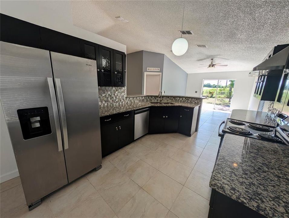 For Sale: $349,900 (3 beds, 2 baths, 1632 Square Feet)