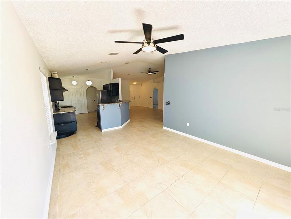 For Sale: $349,900 (3 beds, 2 baths, 1632 Square Feet)