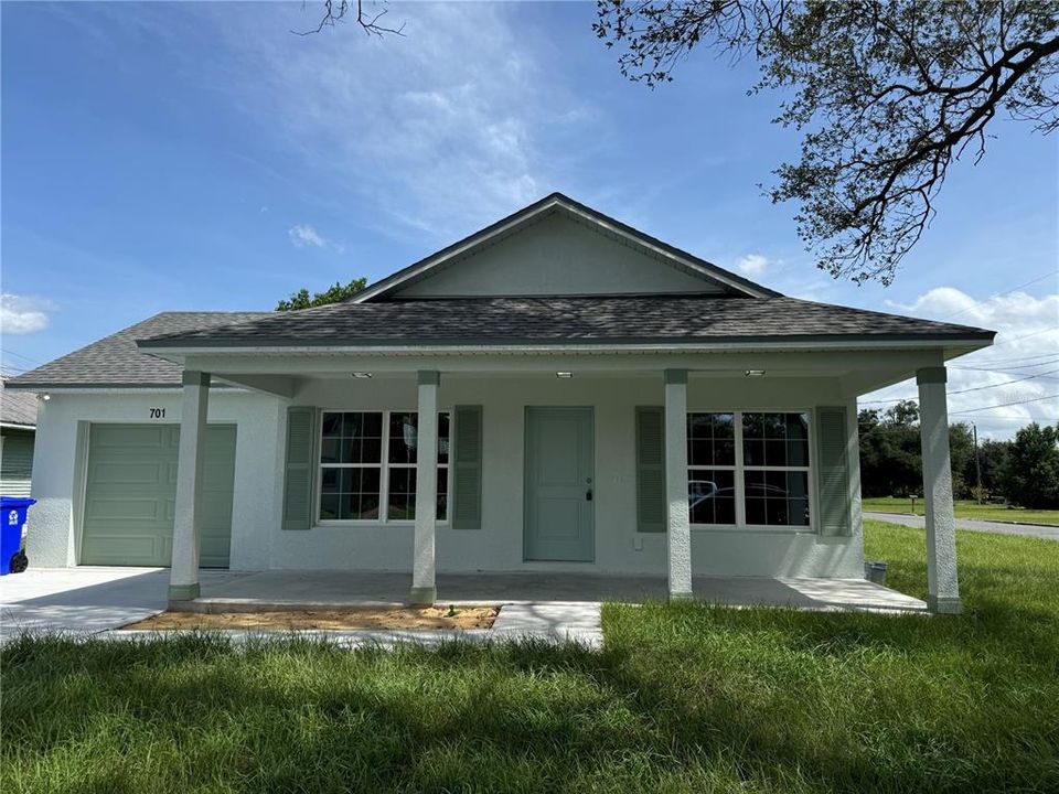 For Sale: $249,900 (3 beds, 2 baths, 1084 Square Feet)