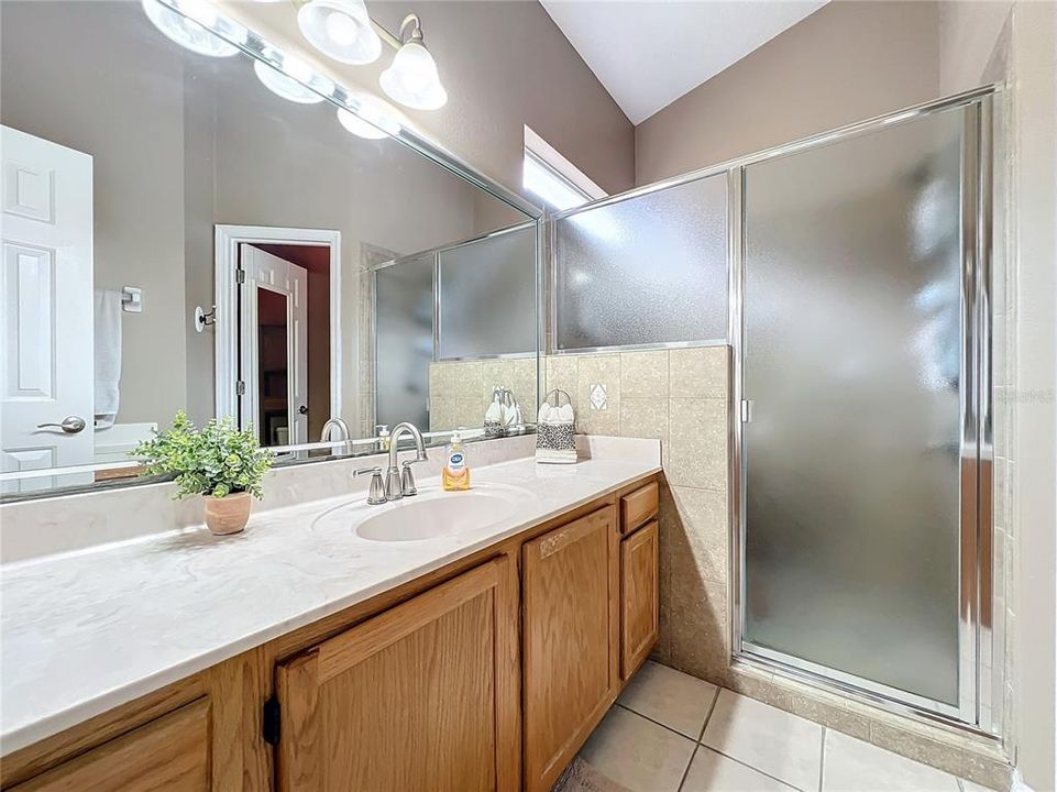 En-Suite bathroom with walk-in shower