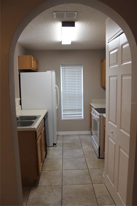 For Rent: $2,000 (3 beds, 2 baths, 1670 Square Feet)