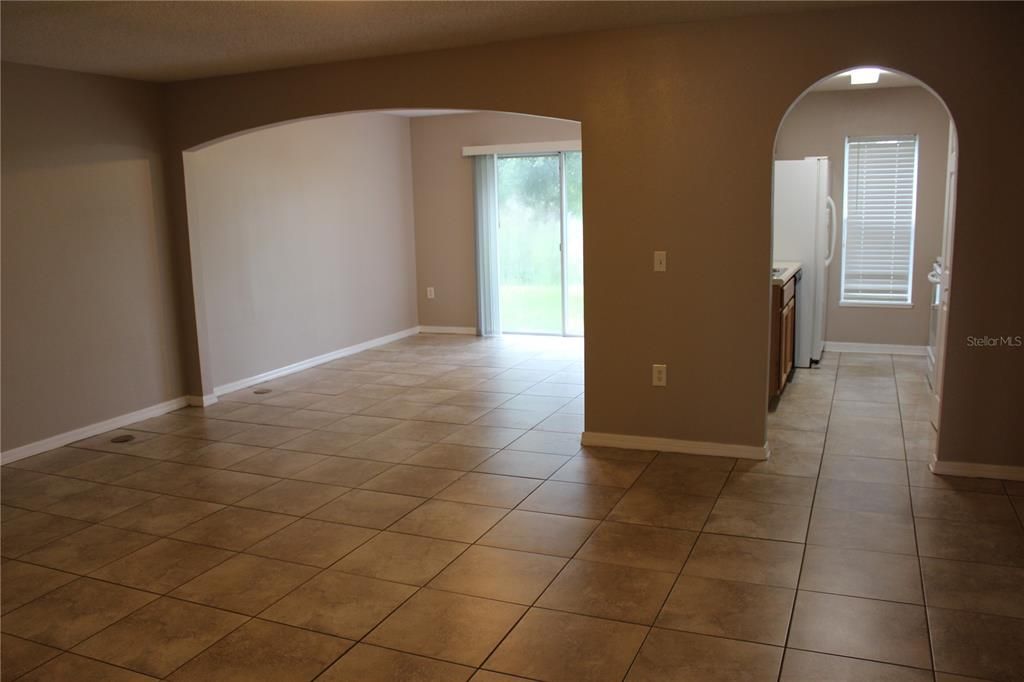 For Rent: $2,000 (3 beds, 2 baths, 1670 Square Feet)