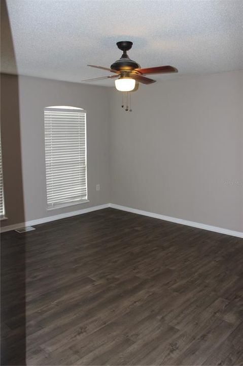 For Rent: $2,000 (3 beds, 2 baths, 1670 Square Feet)