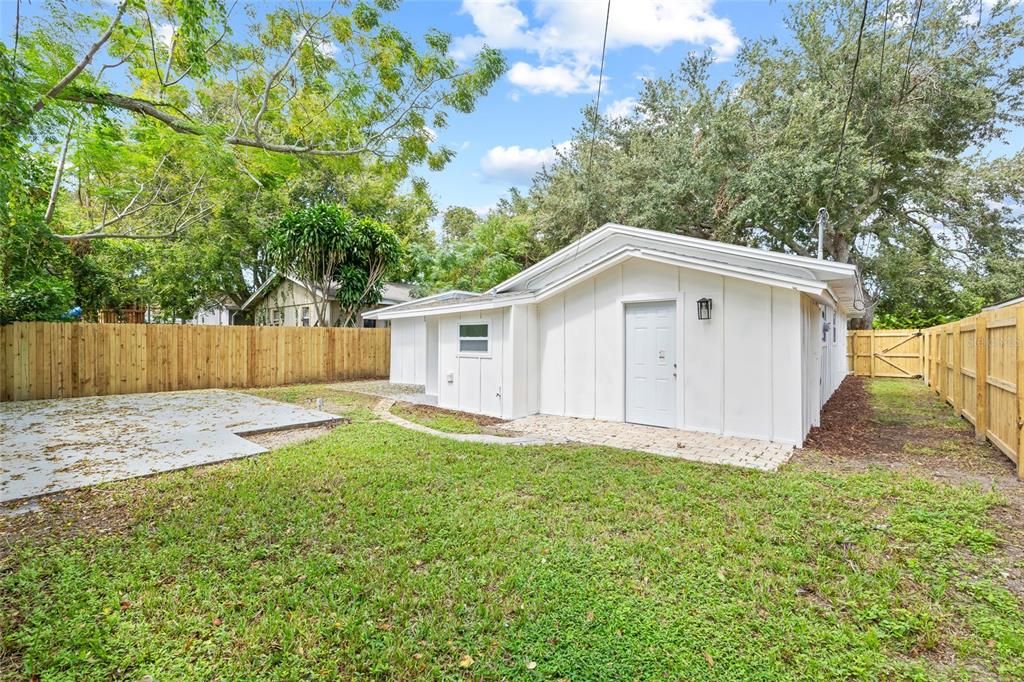 For Sale: $379,900 (3 beds, 2 baths, 1593 Square Feet)