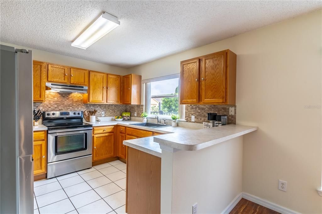 For Sale: $429,000 (3 beds, 2 baths, 1586 Square Feet)