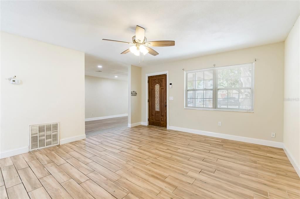 For Sale: $325,000 (3 beds, 1 baths, 1339 Square Feet)