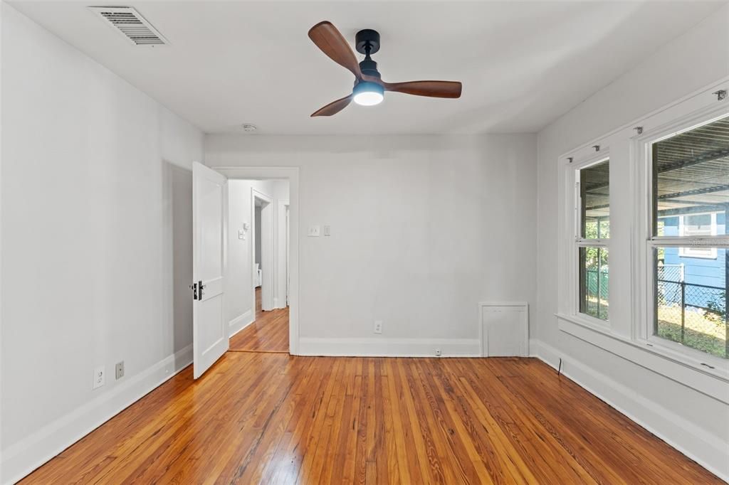 Active With Contract: $2,450 (2 beds, 2 baths, 1200 Square Feet)