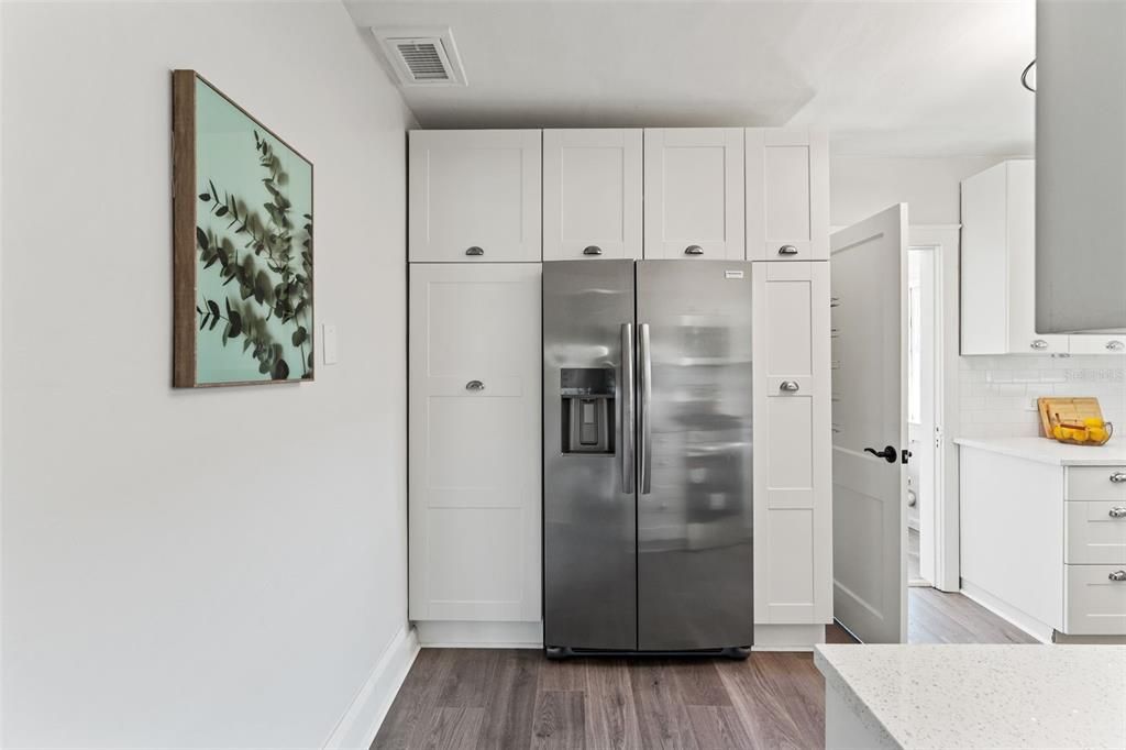 Active With Contract: $2,450 (2 beds, 2 baths, 1200 Square Feet)