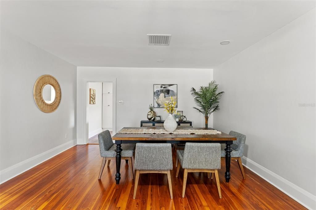 Active With Contract: $2,450 (2 beds, 2 baths, 1200 Square Feet)