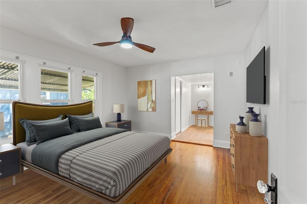 Active With Contract: $2,450 (2 beds, 2 baths, 1200 Square Feet)