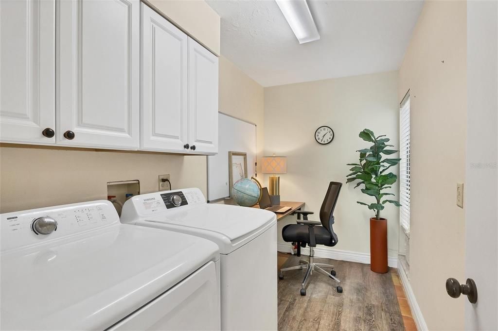 For Sale: $550,000 (2 beds, 2 baths, 1750 Square Feet)