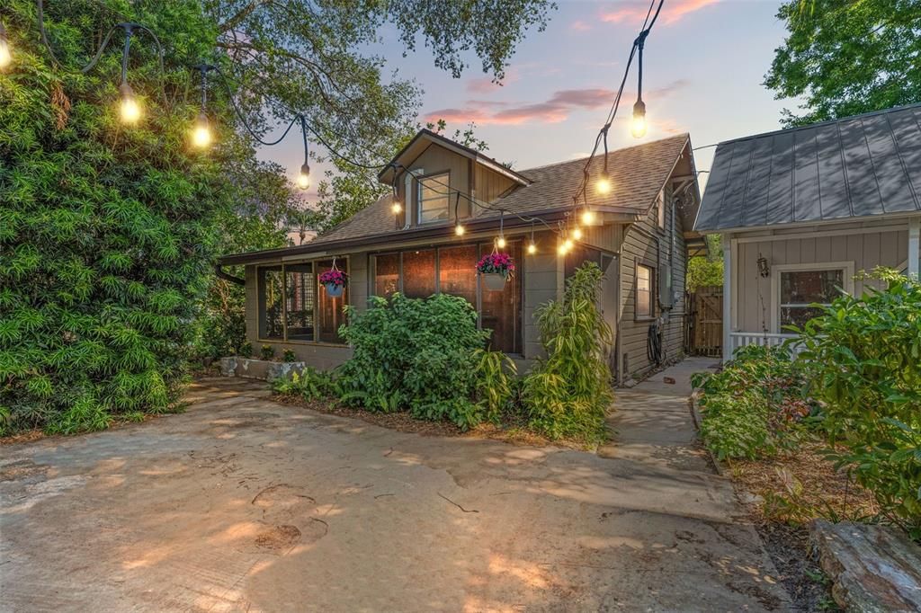 Recently Rented: $1,500 (1 beds, 1 baths, 700 Square Feet)