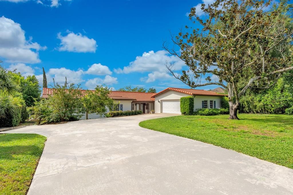 For Sale: $950,000 (2 beds, 2 baths, 2351 Square Feet)