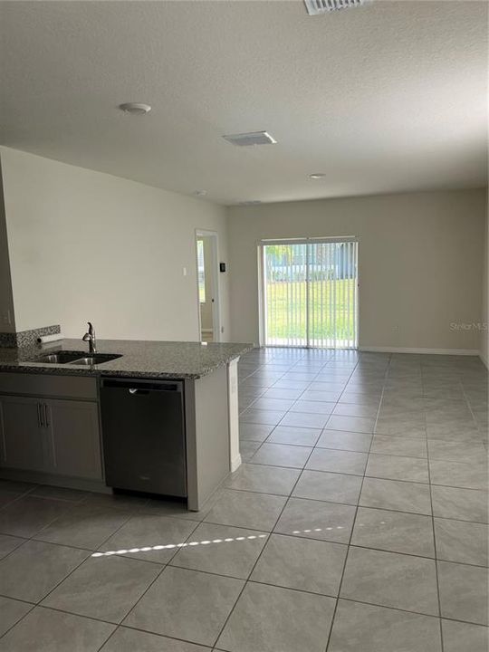 For Rent: $2,500 (3 beds, 2 baths, 1520 Square Feet)