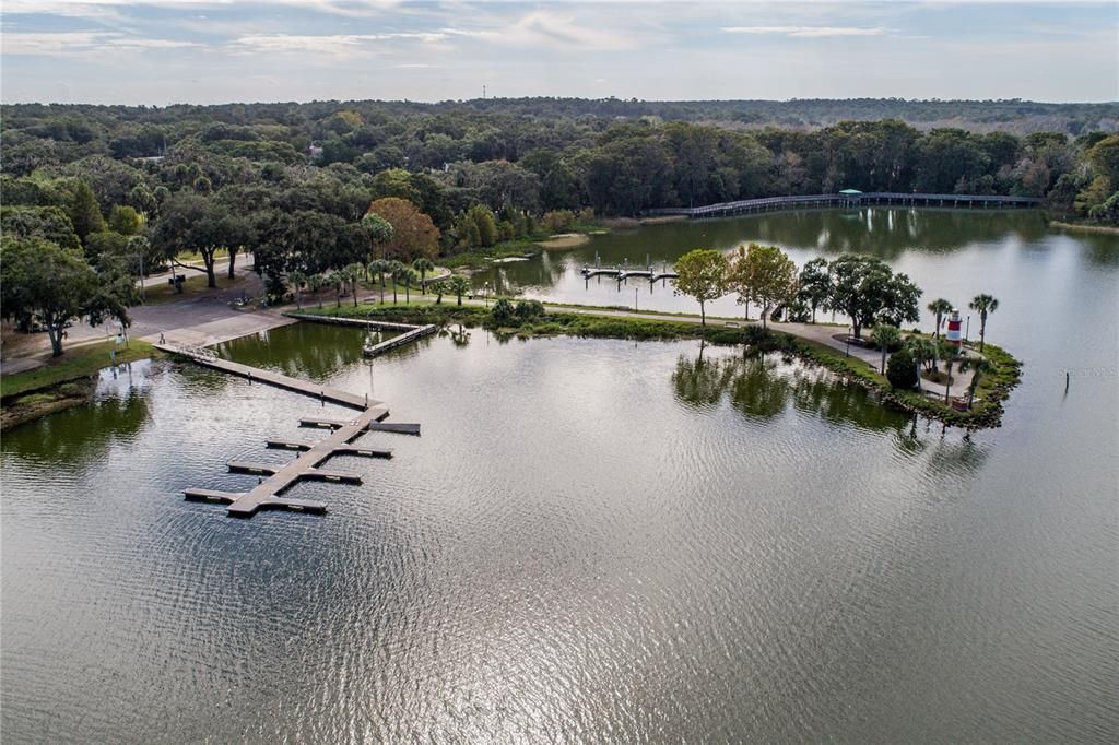 Easy walk to lake, lighthouse, boat ramp and so much more