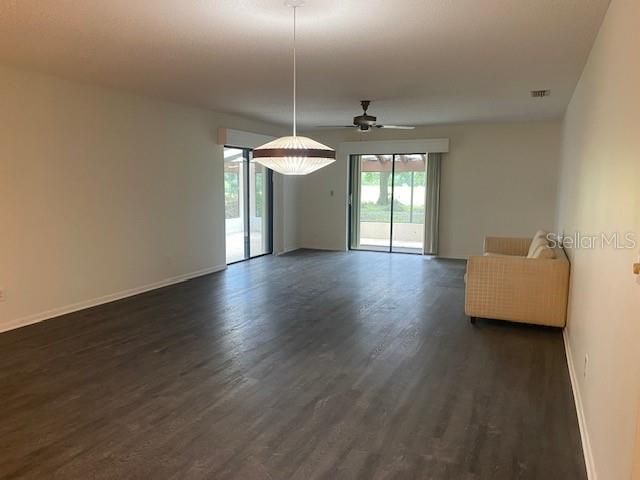 For Rent: $1,800 (2 beds, 2 baths, 1339 Square Feet)