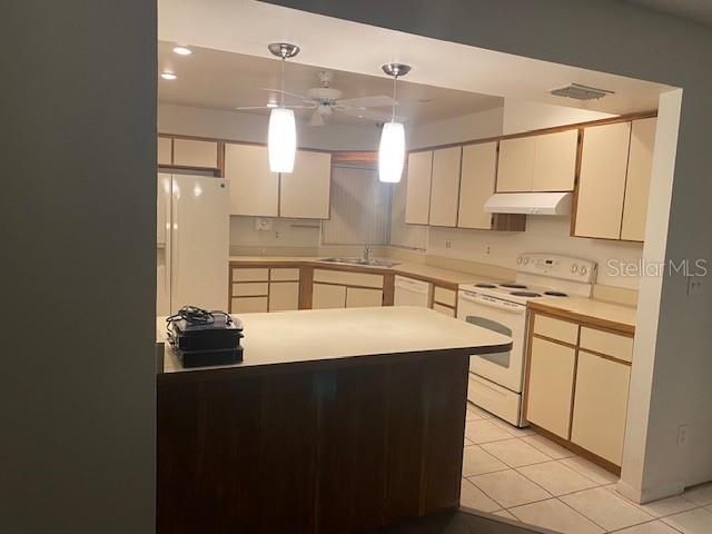 For Rent: $1,800 (2 beds, 2 baths, 1339 Square Feet)