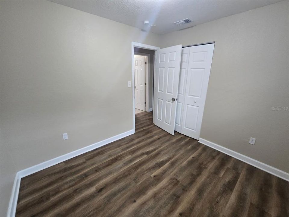 For Sale: $315,000 (5 beds, 2 baths, 1200 Square Feet)