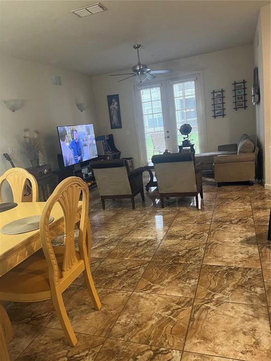 En Venta: $299,000 (3 camas, 2 baños, 1433 Pies cuadrados)