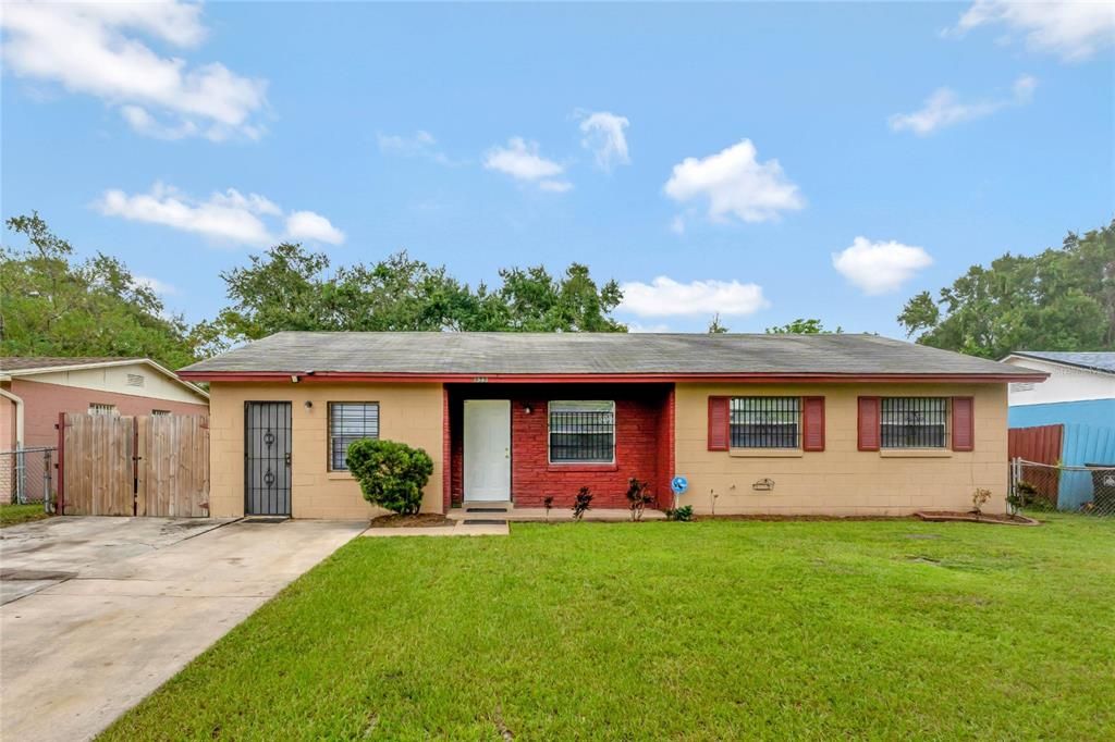 For Sale: $279,900 (4 beds, 1 baths, 1653 Square Feet)