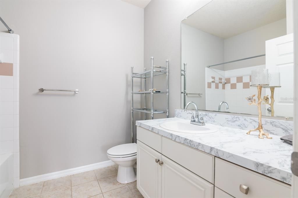 For Sale: $345,000 (2 beds, 2 baths, 1080 Square Feet)