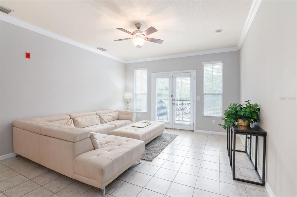 For Sale: $345,000 (2 beds, 2 baths, 1080 Square Feet)