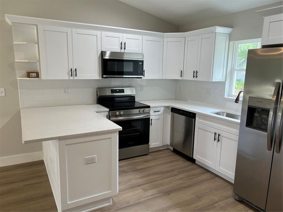 For Sale: $234,900 (3 beds, 2 baths, 1047 Square Feet)