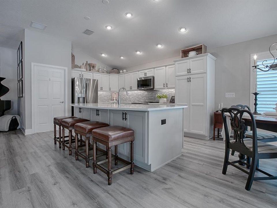 CASUAL DINING AREA OFF THE KITCHEN.