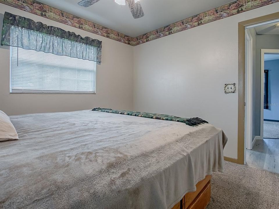 For Sale: $245,000 (3 beds, 1 baths, 1032 Square Feet)